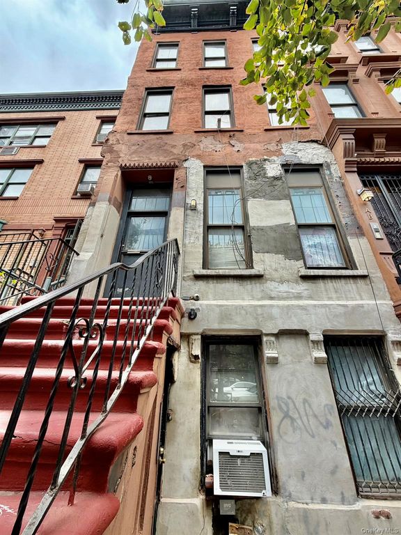127 W 126th Street, New York (manhattan), NY 10027 — exterior