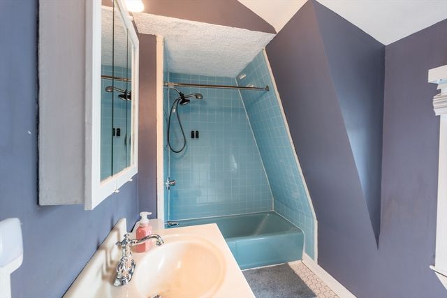 263 Jefferson Ave 263, Salem, MA 01970