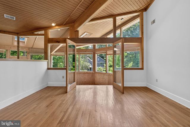 2963 ALBEMARLE ST NW, Washington, DC 20008