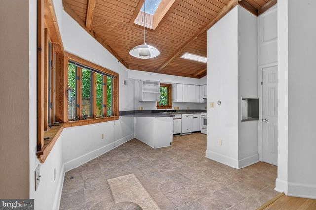 2963 ALBEMARLE ST NW, Washington, DC 20008