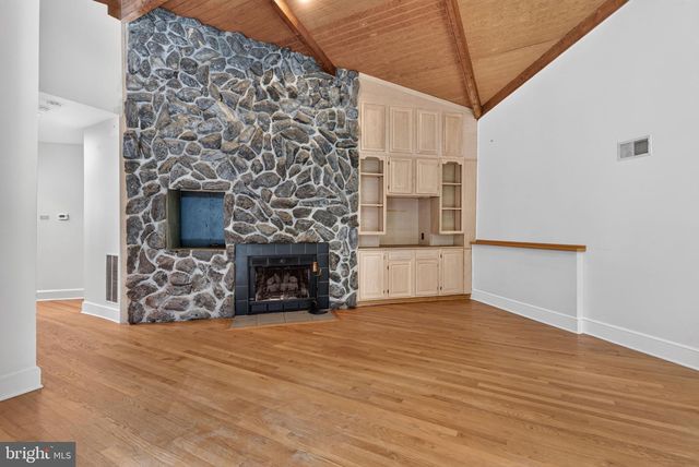 2963 ALBEMARLE ST NW, Washington, DC 20008