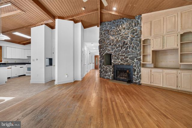 2963 ALBEMARLE ST NW, Washington, DC 20008