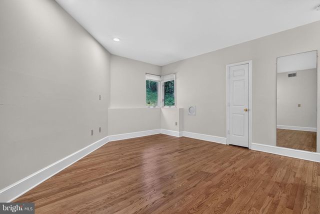2963 ALBEMARLE ST NW, Washington, DC 20008