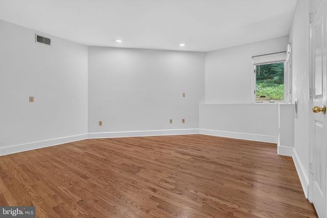 2963 ALBEMARLE ST NW, Washington, DC 20008