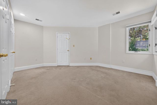 2963 ALBEMARLE ST NW, Washington, DC 20008