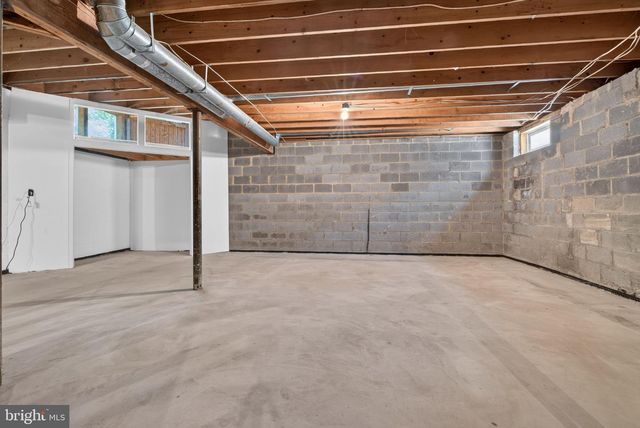 2963 ALBEMARLE ST NW, Washington, DC 20008