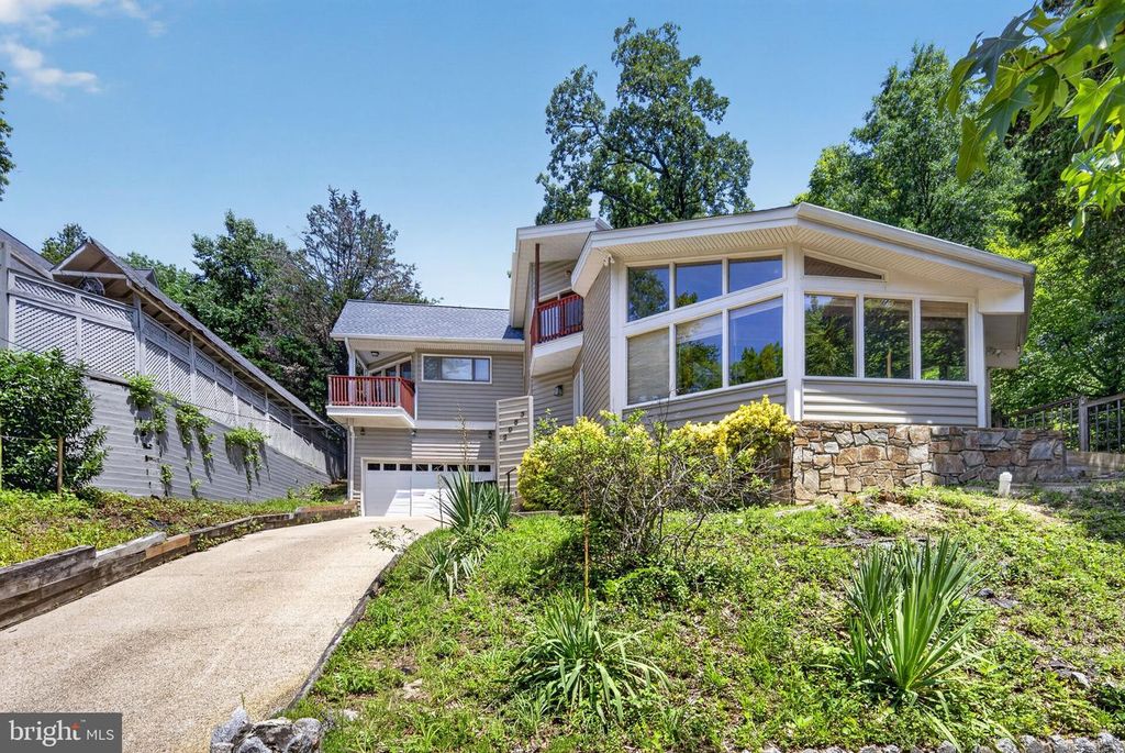 2963 ALBEMARLE ST NW, Washington, DC 20008