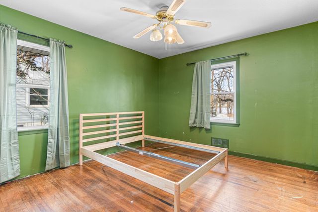 1800 37th Avenue NE, Minneapolis, MN 55421