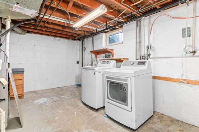 1800 37th Avenue NE, Minneapolis, MN 55421