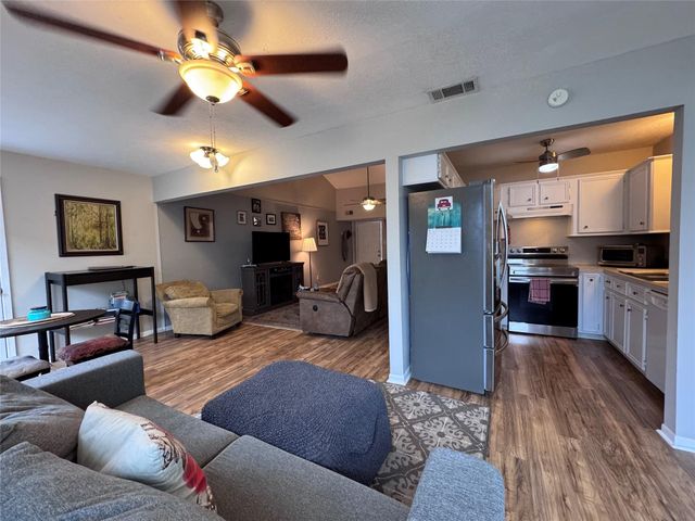 70 Westwood Drive W, Trinity, TX 75862