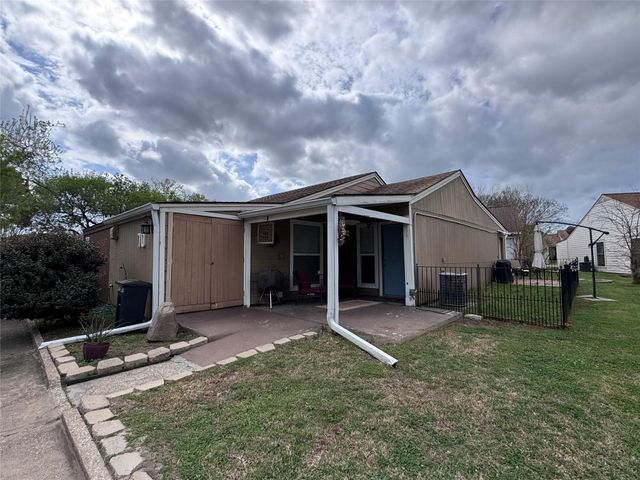 70 Westwood Drive W, Trinity, TX 75862