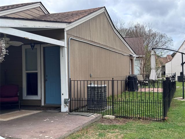 70 Westwood Drive W, Trinity, TX 75862