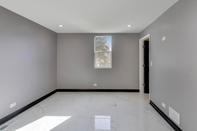 543 E 92nd Street, Chicago, IL 60619