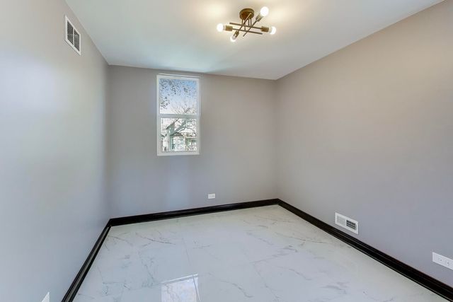 543 E 92nd Street, Chicago, IL 60619