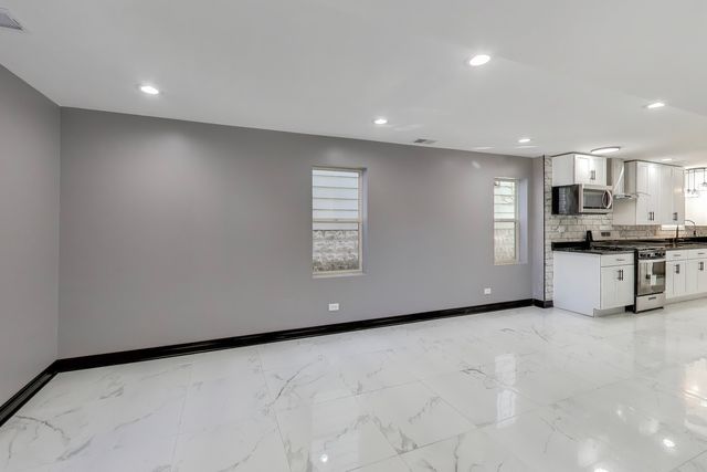 543 E 92nd Street, Chicago, IL 60619