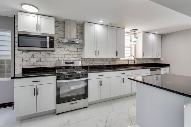 543 E 92nd Street, Chicago, IL 60619