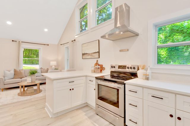 38 W 51st Street, Chattanooga, TN 37410