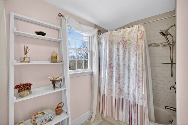 9 Gray Birch Road, Sandwich, MA 02537