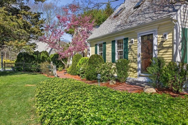 9 Gray Birch Road, Sandwich, MA 02537