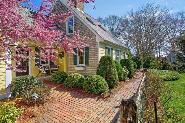 9 Gray Birch Road, Sandwich, MA 02537