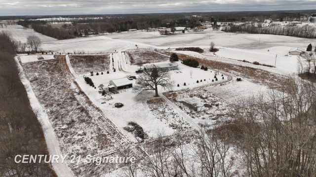 4625 E Hibbard Road, Corunna, MI 48817