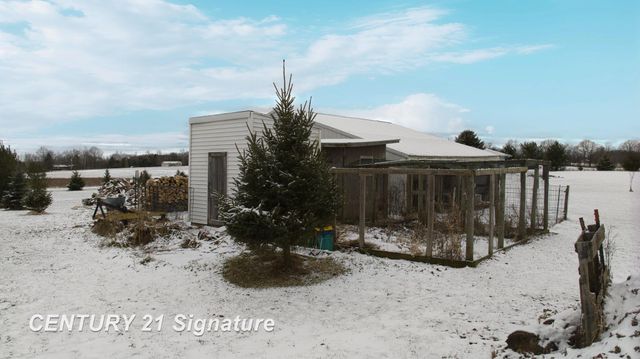 4625 E Hibbard Road, Corunna, MI 48817