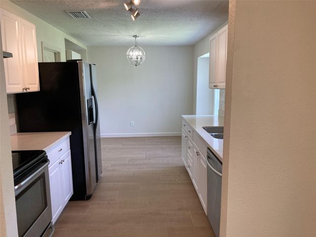 16727 Bougainvilla Lane, Friendswood, TX 77546