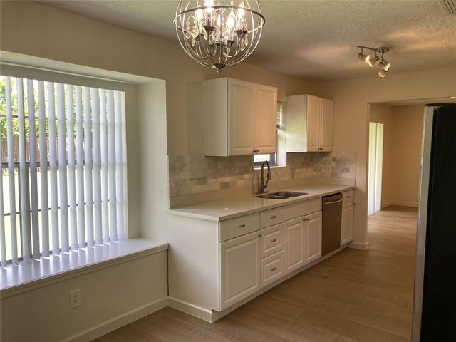 16727 Bougainvilla Lane, Friendswood, TX 77546