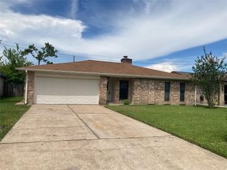 16727 Bougainvilla Lane, Friendswood, TX 77546