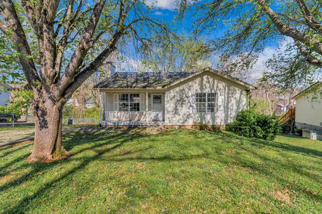 106 Hampton Dr, La Vergne, TN 37086