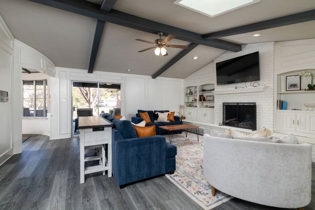 1813 Lakeside Drive, Arlington, TX 76013