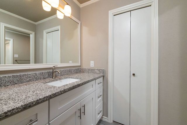 1813 Lakeside Drive, Arlington, TX 76013