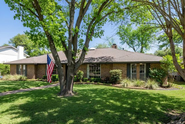 1813 Lakeside Drive, Arlington, TX 76013