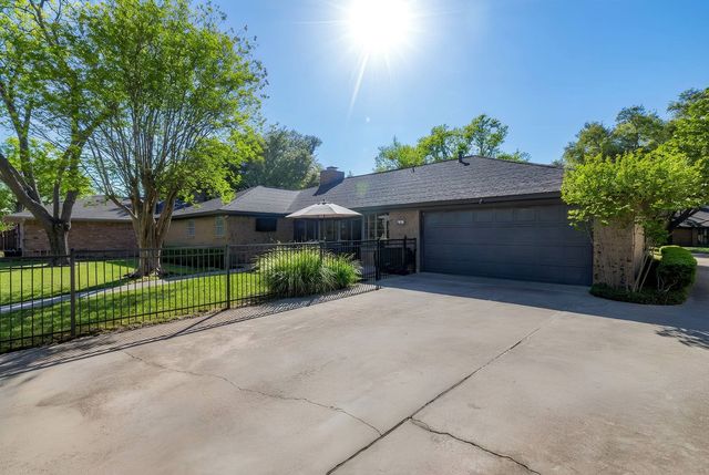 1813 Lakeside Drive, Arlington, TX 76013