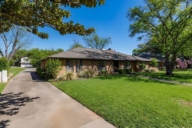 1813 Lakeside Drive, Arlington, TX 76013
