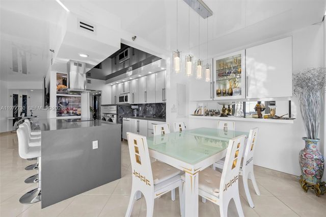 19667 Turnberry Way 20B, Aventura, FL 33180