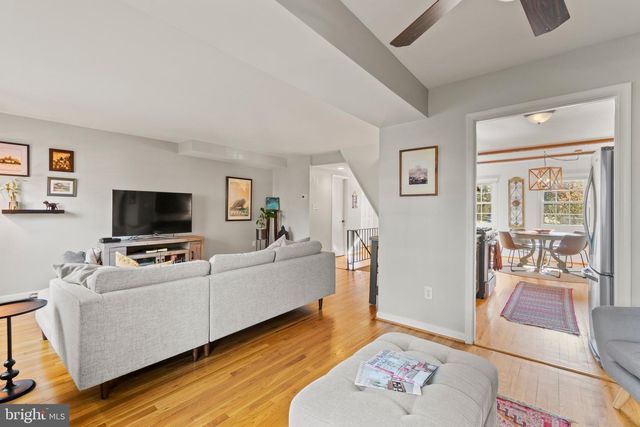 9762 CARDINAL RD, Fairfax, VA 22030