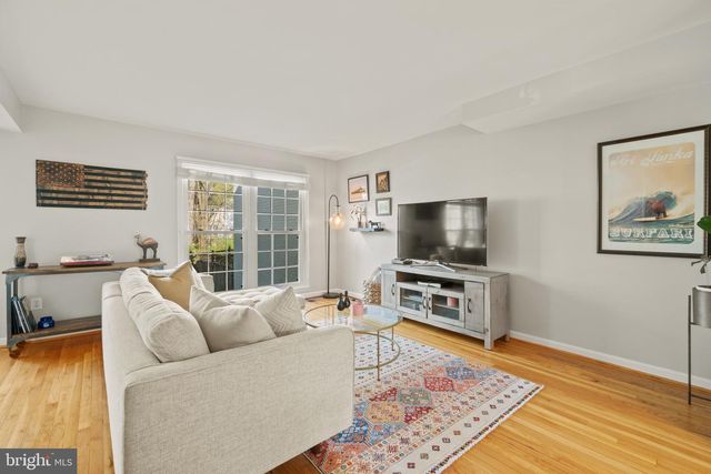 9762 CARDINAL RD, Fairfax, VA 22030