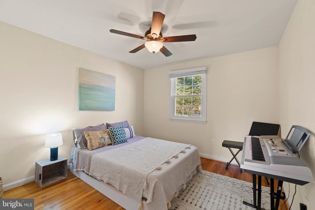 9762 CARDINAL RD, Fairfax, VA 22030