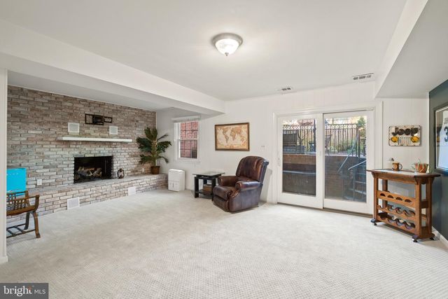 9762 CARDINAL RD, Fairfax, VA 22030