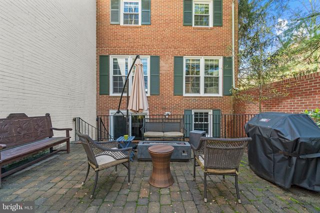 9762 CARDINAL RD, Fairfax, VA 22030