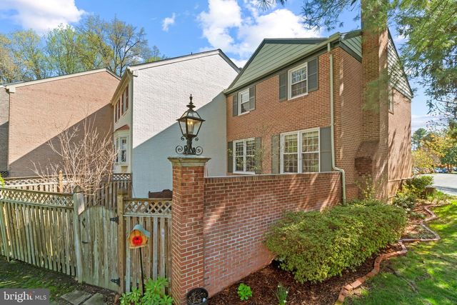 9762 CARDINAL RD, Fairfax, VA 22030