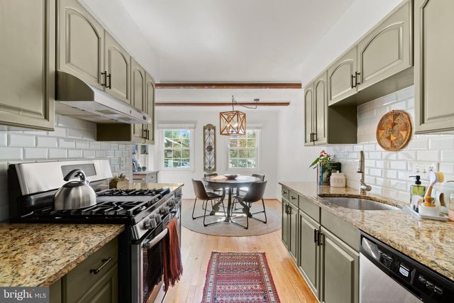 9762 CARDINAL RD, Fairfax, VA 22030