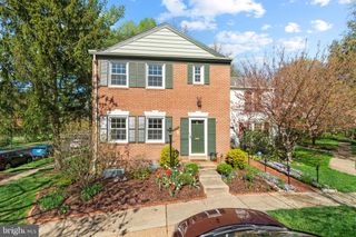9762 CARDINAL RD, Fairfax, VA 22030