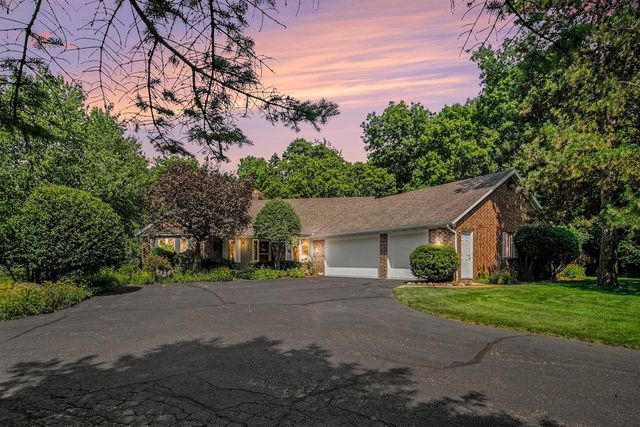 7930 Crestview Drive, Belmont, MI 49306