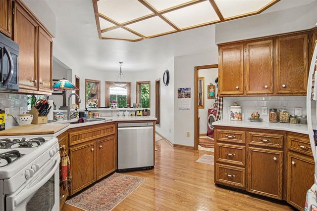 7930 Crestview Drive, Belmont, MI 49306