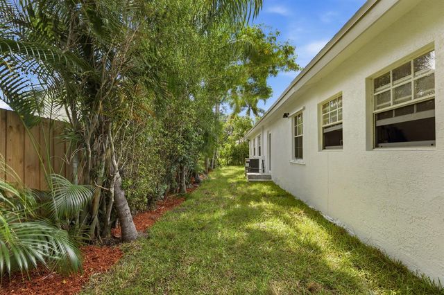 4793 Badger Avenue, West Palm Beach, FL 33417