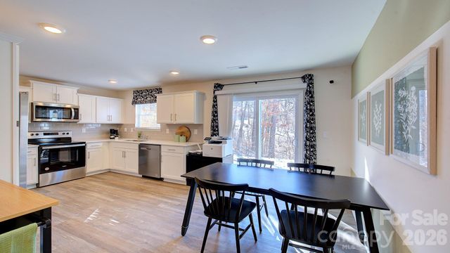 71 Cain Hollow Way, Asheville, NC 28806