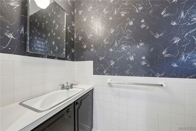 205 Troy Del Way, Amherst, NY 14221