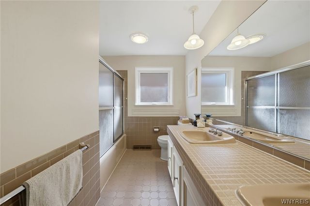 205 Troy Del Way, Amherst, NY 14221